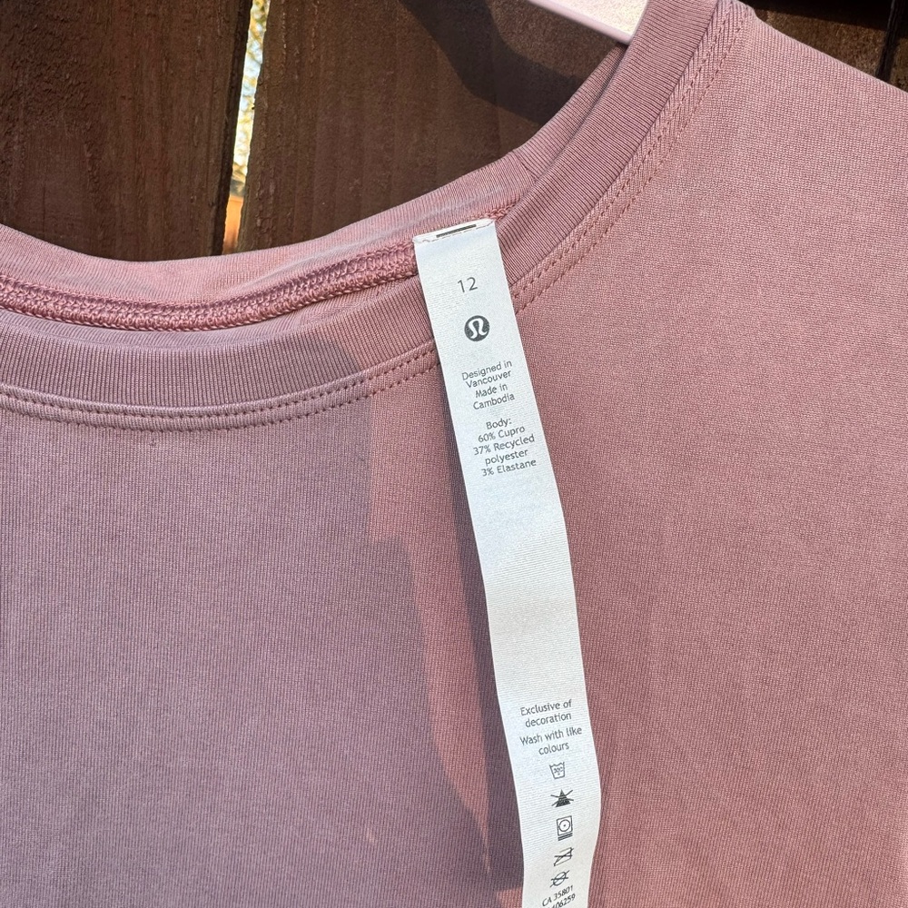 Lululemon - Picture 2 of 5